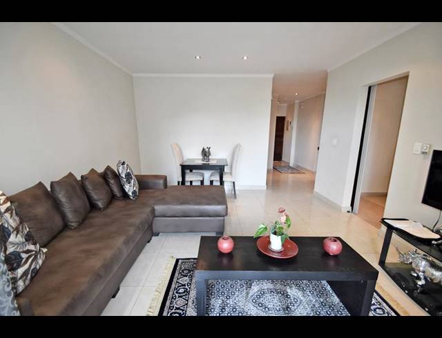 2 BEDROOM PROPERTY TO RENT IN SANDHURST